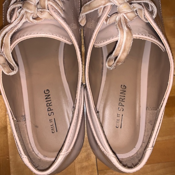 Call it Springs shiny pink shoes 👟 - Picture 3 of 5